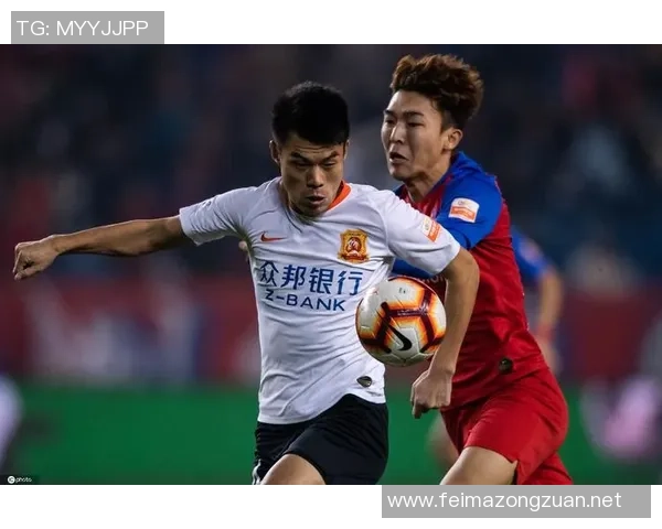 天津天海迎战重庆斯威争夺中超联赛关键三分的激烈对决